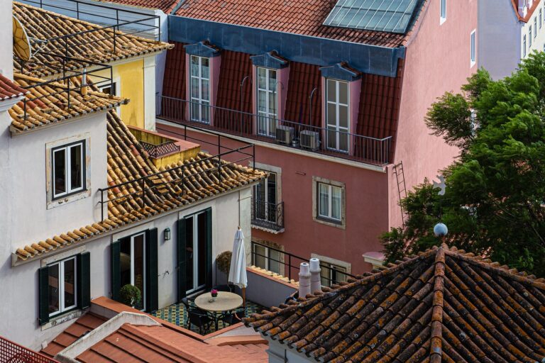houses, roofs, lisbon-7030773.jpg